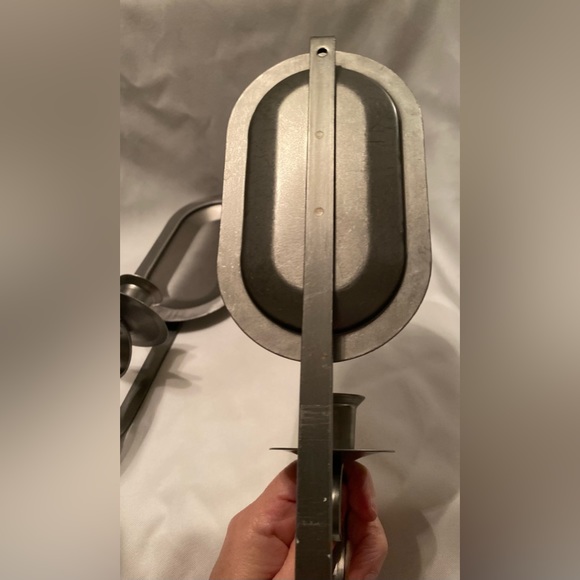 Vintage Pair of Single Taper Pewter Wall Sconces - Picture 4 of 6